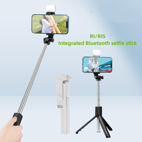 Selfie / tripod stand with lights - Image 4